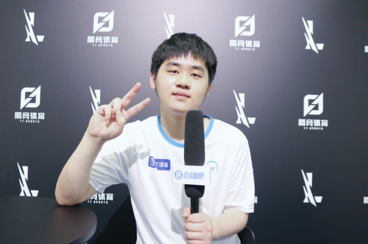 密切留意 密切留意